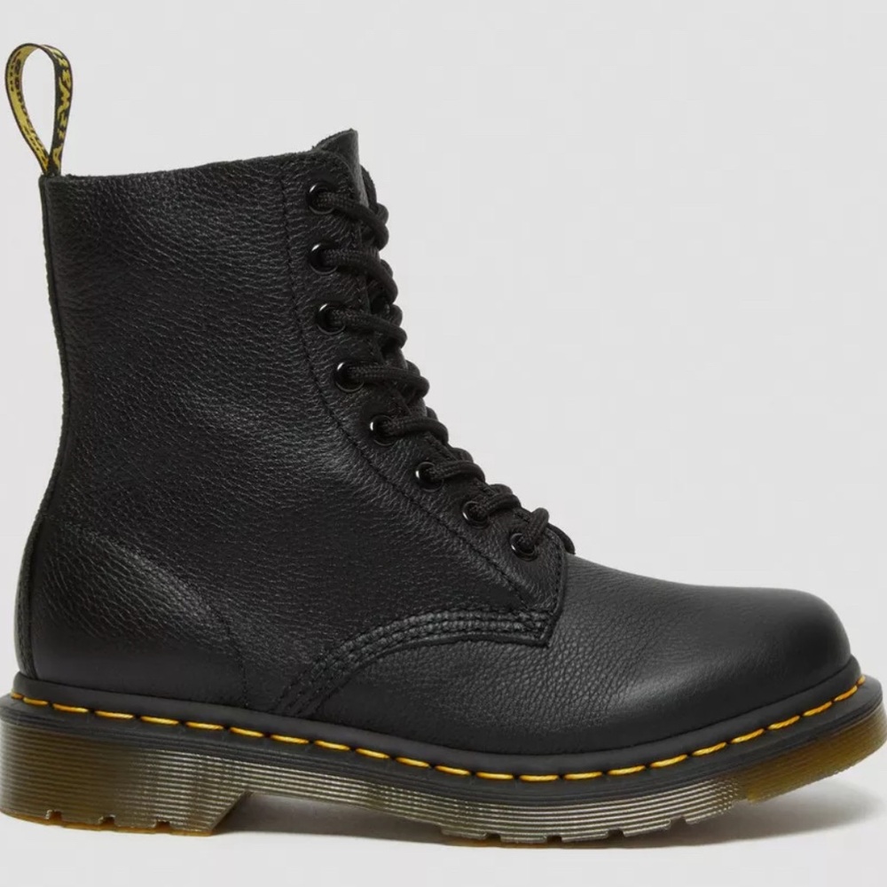 Dr.Martin’s 1460 soft leather lace up boots